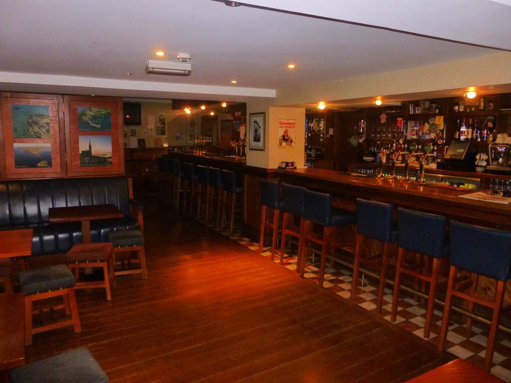 The Schooner Tavern Ballycotton Ngoại thất bức ảnh