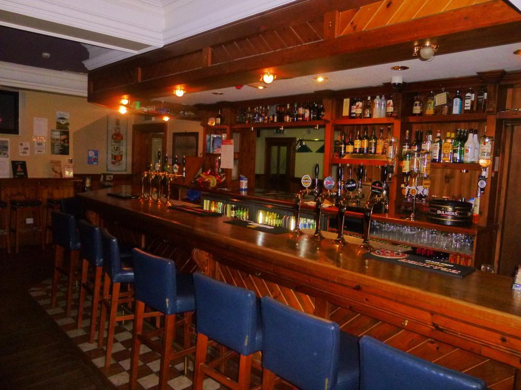 The Schooner Tavern Ballycotton Ngoại thất bức ảnh